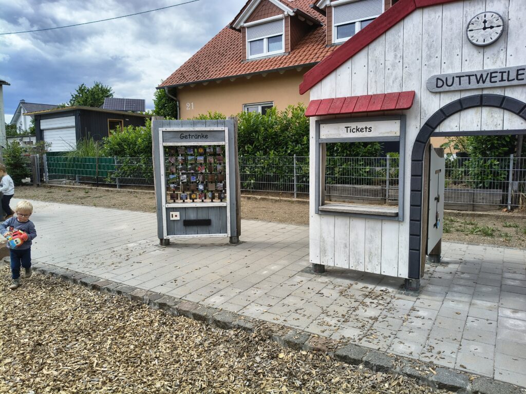 Bahnhof_Teil_1