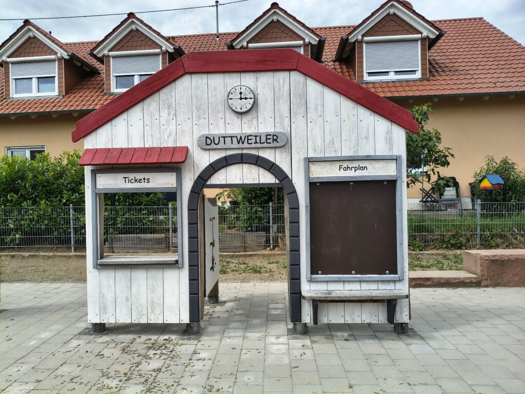 Bahnhof_Teil_2